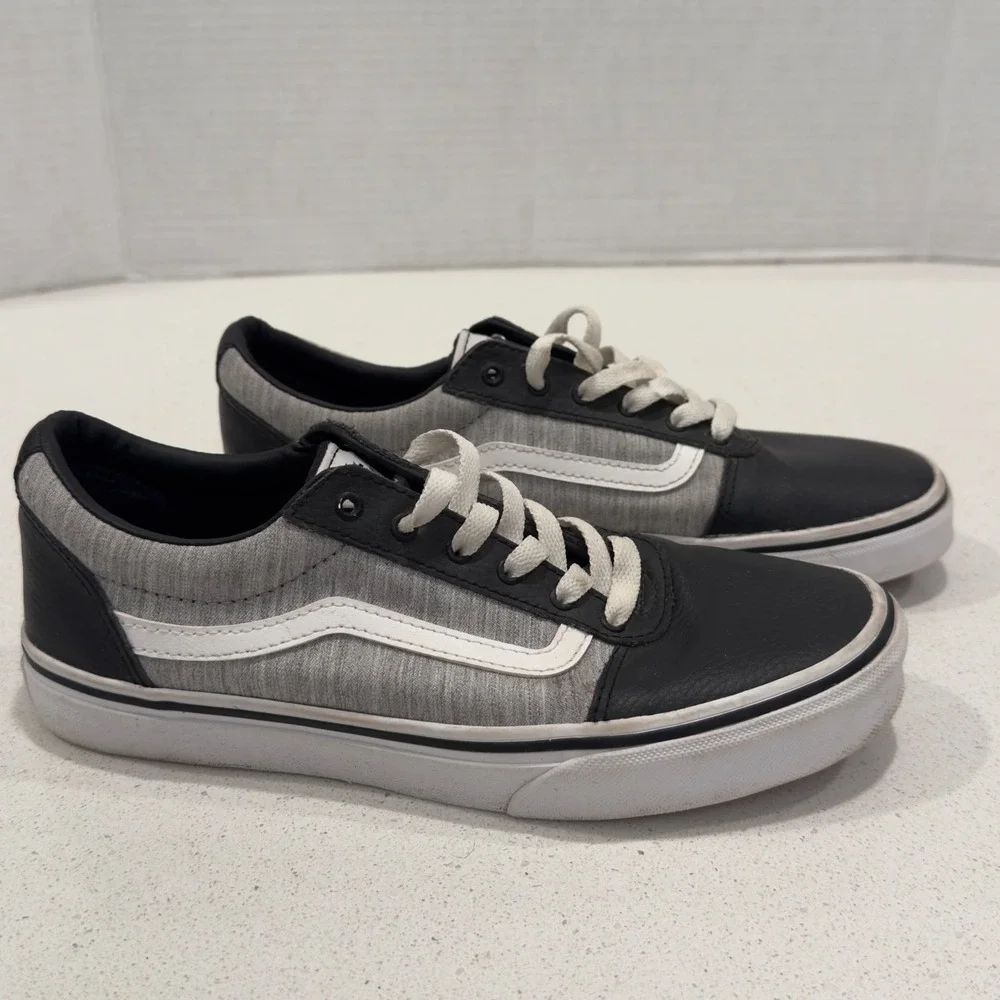 Vans Ward Low-Top Sneakers Skate Shoes Casual Gray Black Youth‎ Size 6